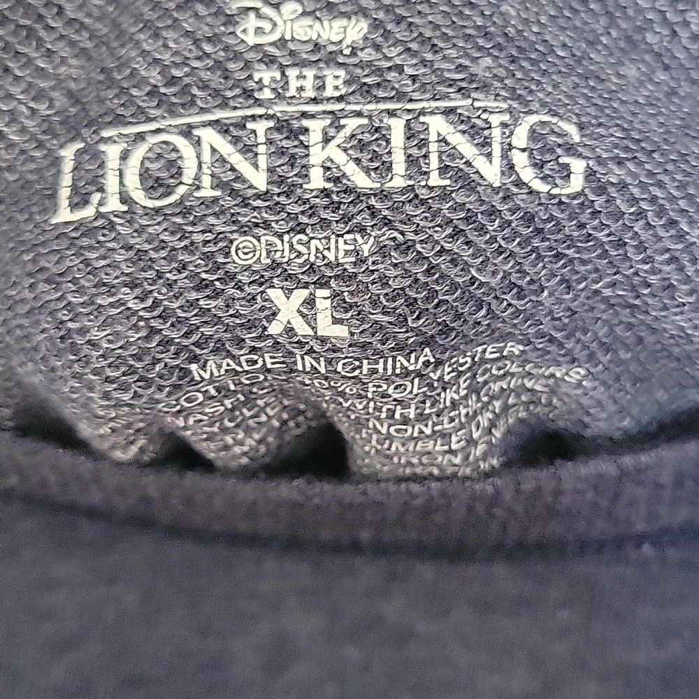 Disney Lion King Long Sleeve Women's Top  Hakuna Matata Sleeve Print XL - Picture 2 of 2